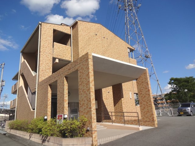 建物外観　オートロックも付いてタイル張りのオシャレな外観
