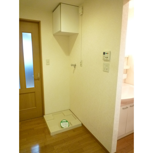 玄関　写真は別号室です。