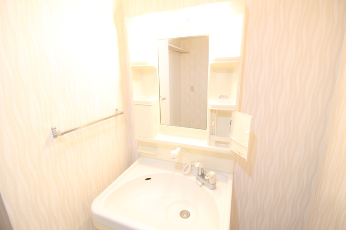 洗面設備　※別のお部屋の写真になります。