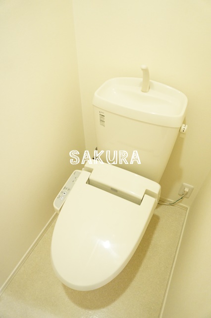 トイレ　嬉しい温水洗浄便座♪