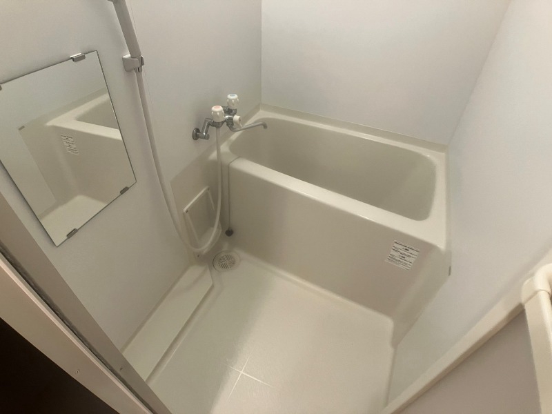 バス・シャワールーム　疲れを癒すには湯船でゆっくりするのが良いですよ。