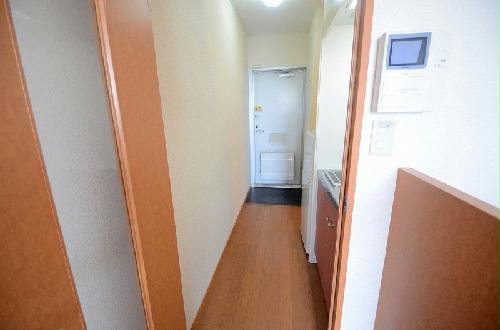 玄関　同タイプの物件写真となります