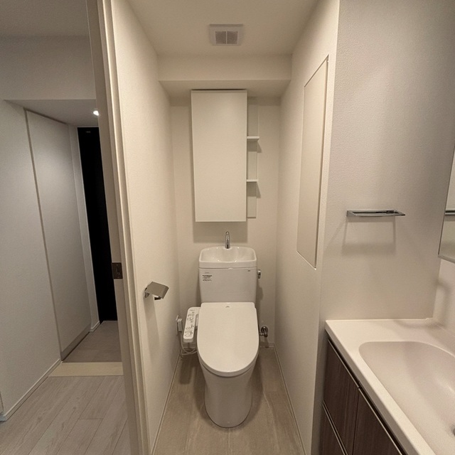 トイレ　※写真は同タイプ住戸です。