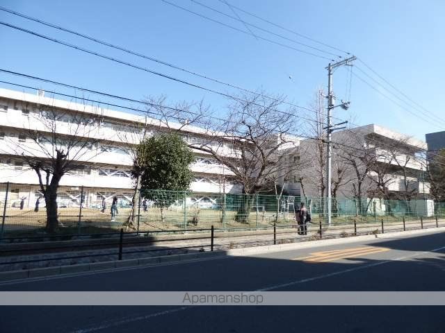 中学校　吹田市立豊津西中学校（中学校）まで207m