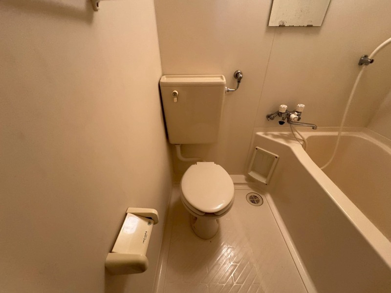 トイレ　こちらはトイレです。清潔感があり、安心して使用できます。