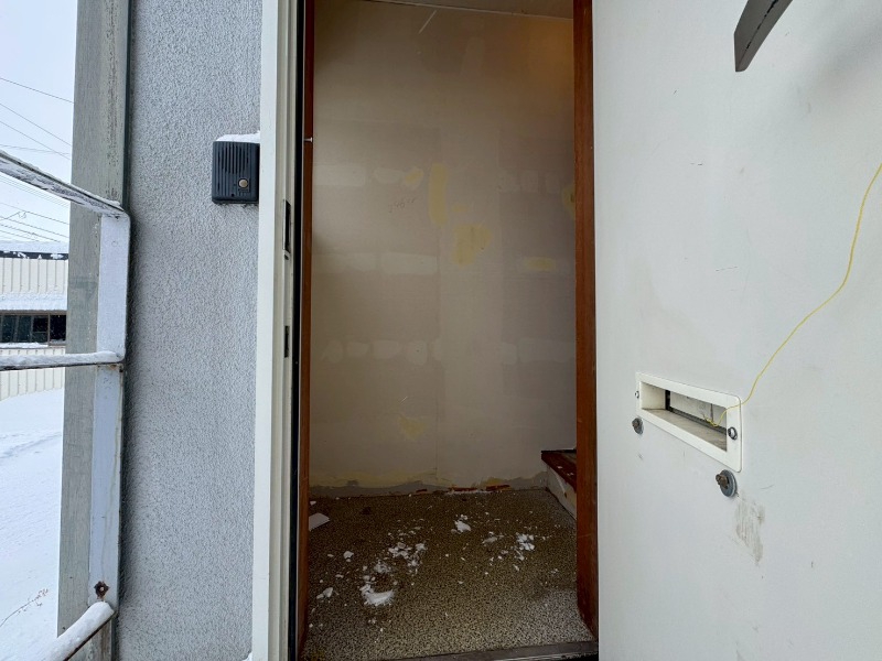 玄関　玄関の様子です。明るい印象ですね。気分もあがりそう。