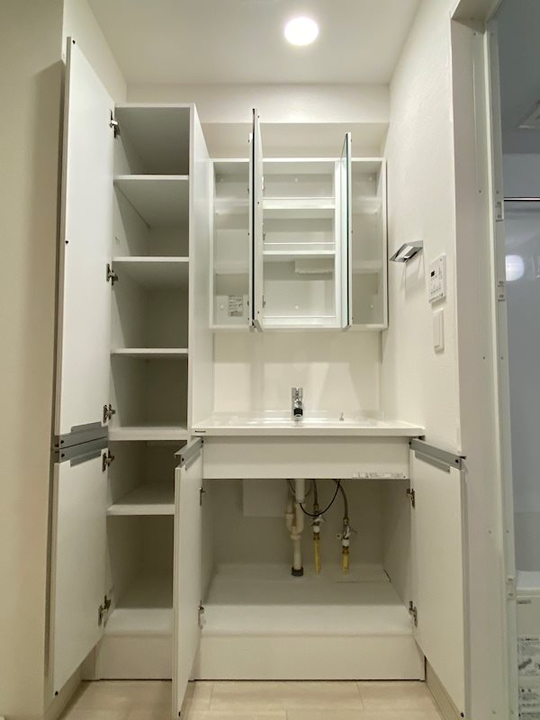 その他　三面鏡シャンプードレッサー