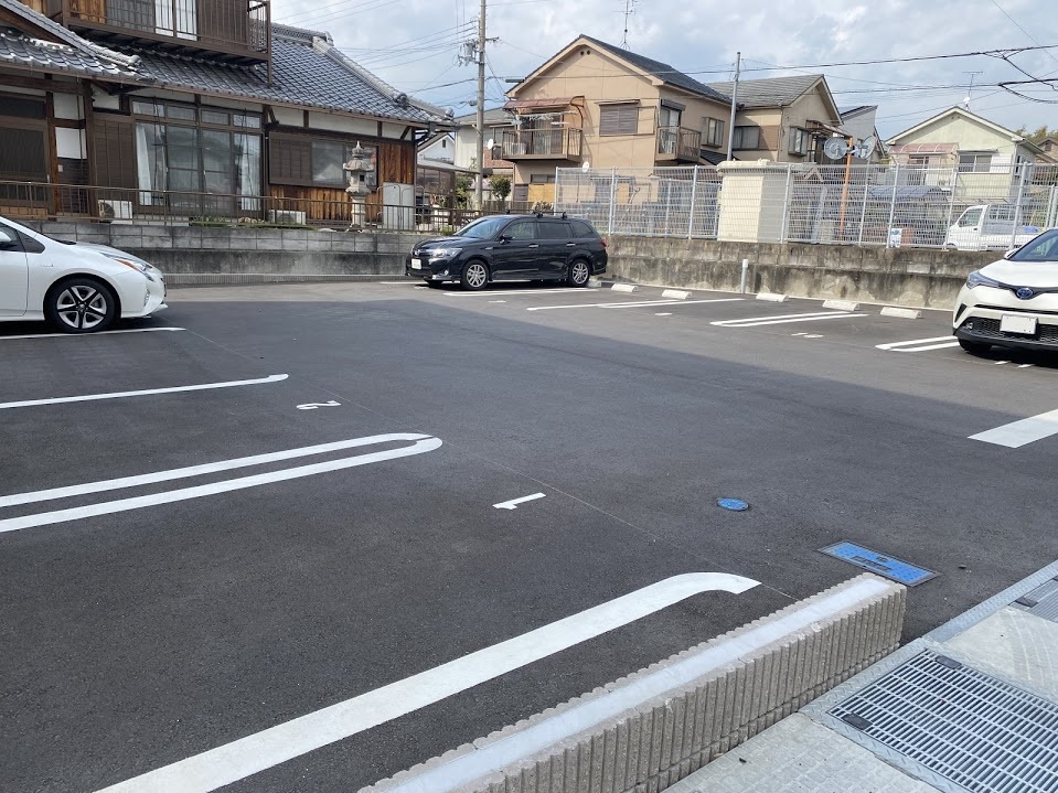 駐車場　駐車場（6050円/月）お気軽にお問い合わせ下さい☆