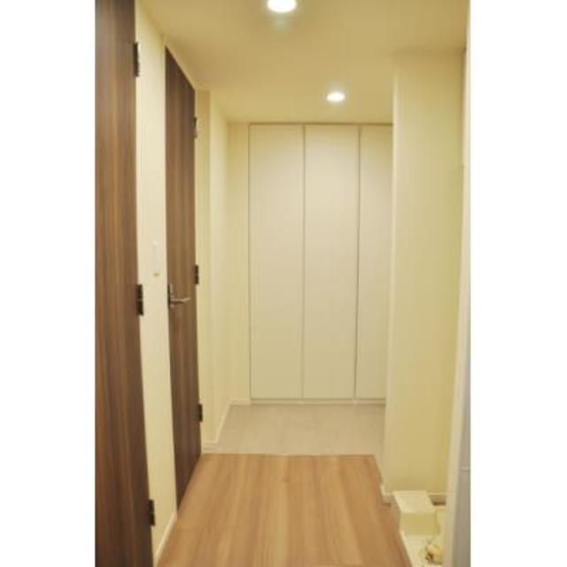 玄関　※写真は同タイプ住戸です。