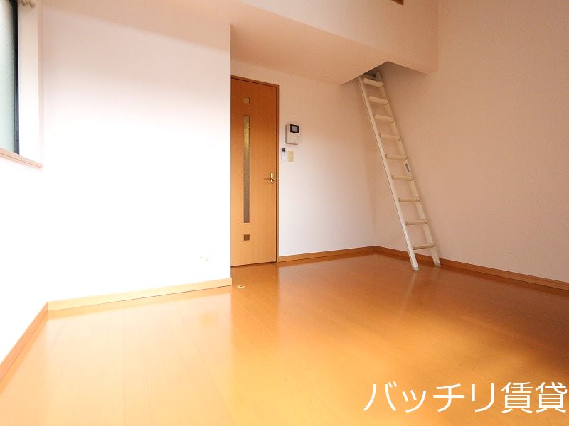 居室・リビング　同型タイプの為、現状を優先致します。