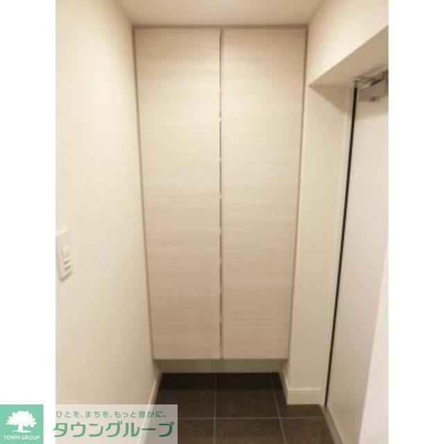 玄関　※写真は同タイプ住戸です。