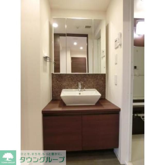 洗面設備　※写真は同タイプ住戸です。