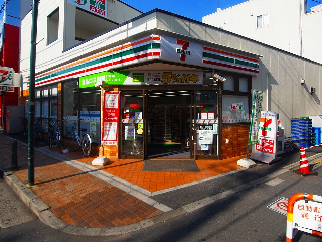 コンビニ　セブンイレブン 西新井駅西口店（コンビニ）まで520m