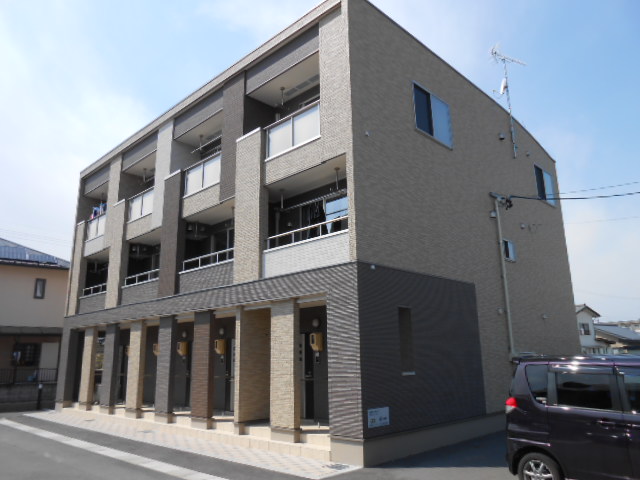 建物外観　バルコニー・玄関側を南東方向より撮影