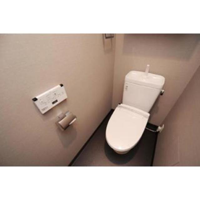 トイレ　※写真は同タイプ住戸です。