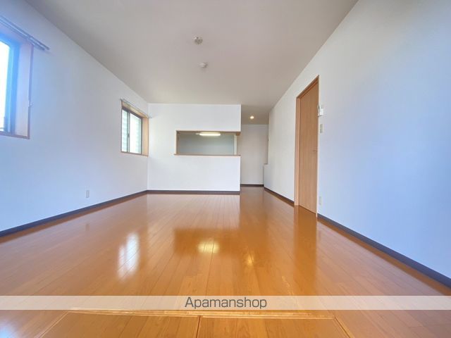 3LDK Mansion in Minami-ku, Hiroshima, Hiroshima — photo 3 of 3