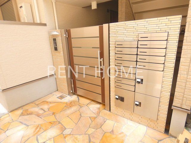 エントランス　オートロック完備