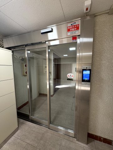 エントランス　オートロックなので、防犯面で安心できます！