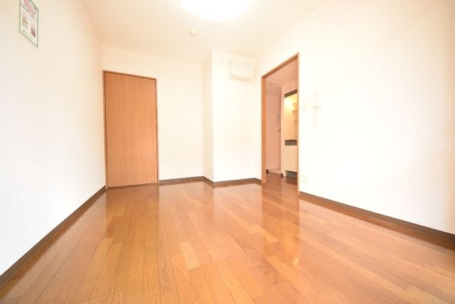 その他部屋・スペース　6.0帖の明るい洋室です