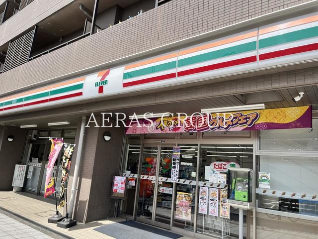 コンビニ　セブン-イレブン 小作駅東口店（コンビニ）まで499m