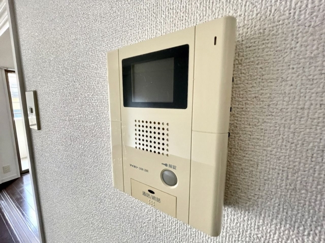 セキュリティ　来客の確認が出来るモニタ付きです