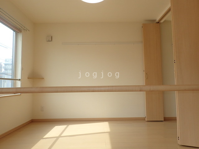 その他部屋・スペース　日当たりの良い明るい洋室です。