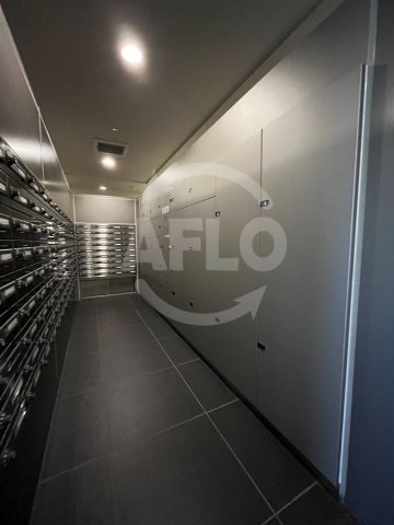 地下鉄長堀鶴見緑地線 西長堀駅 徒歩7分 32階建 築17年の外観写真