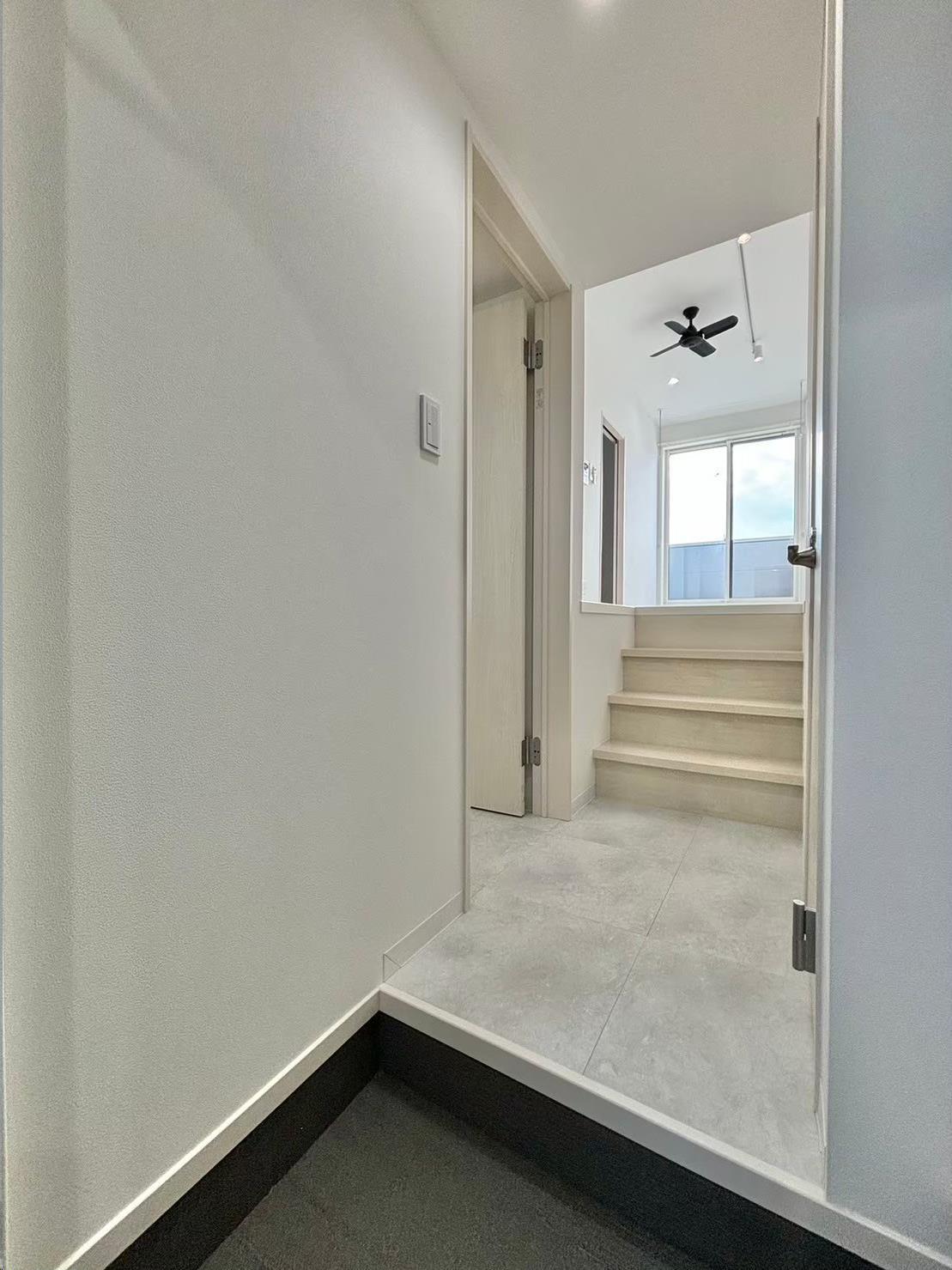 LFB APARTMENT江向の玄関写真