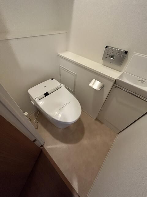 オープンレジデンシア南青山骨董通りのトイレ写真