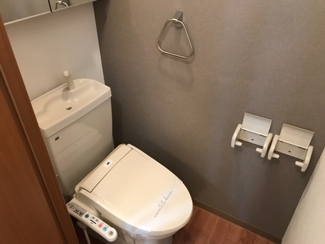 近鉄大阪線 五位堂駅 徒歩25分 2階建 築18年のトイレ写真