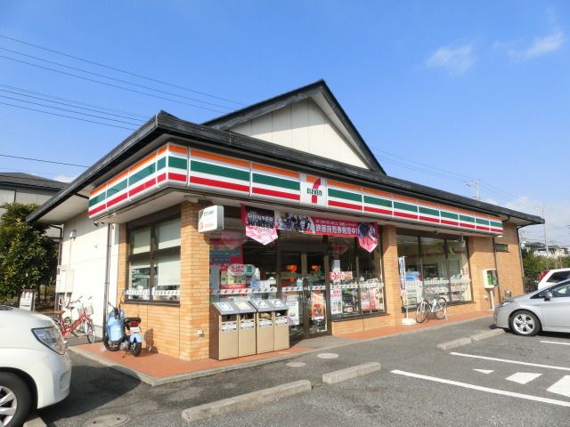 コンビニ　セブンイレブン（コンビニ）まで500m