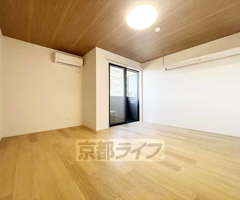 居室・リビング　落ち着いた雰囲気のお部屋です