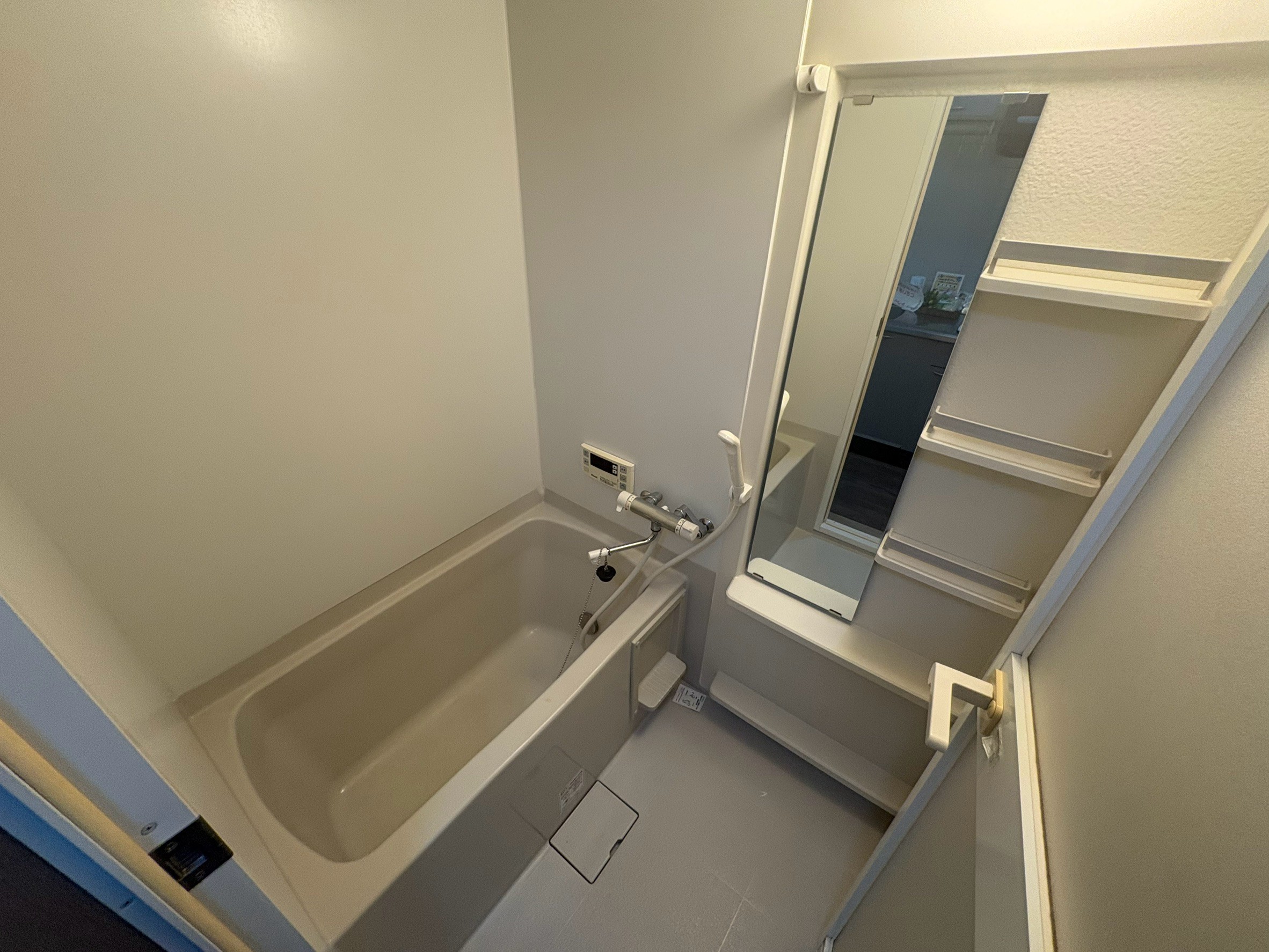 バス・シャワールーム　別部屋モデル写真
