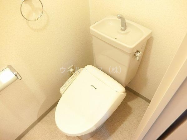 シュプレーム堺のトイレ写真
