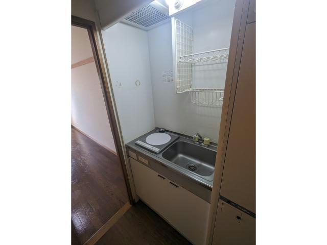 キッチン　※写真は同じマンションの違う部屋のものになります。