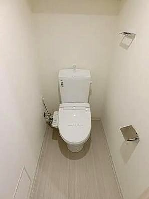 ＪＲ総武線 亀戸駅 徒歩10分 18階建 築12年のトイレ写真