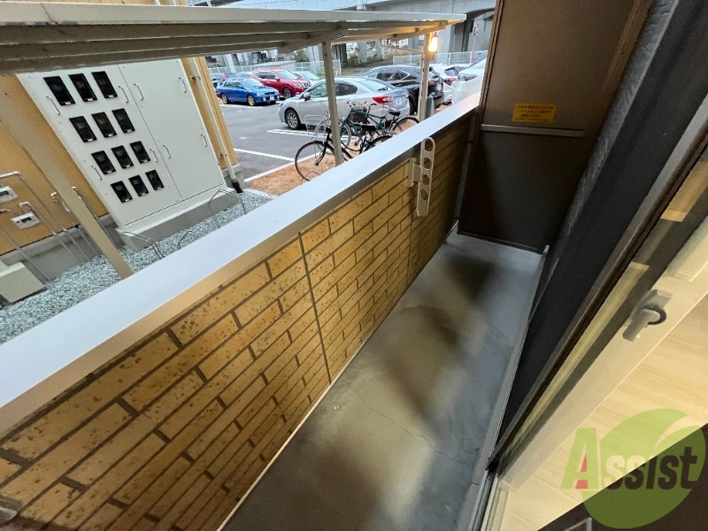 バルコニー　※こちらは別号室・別階層のお部屋でございます。