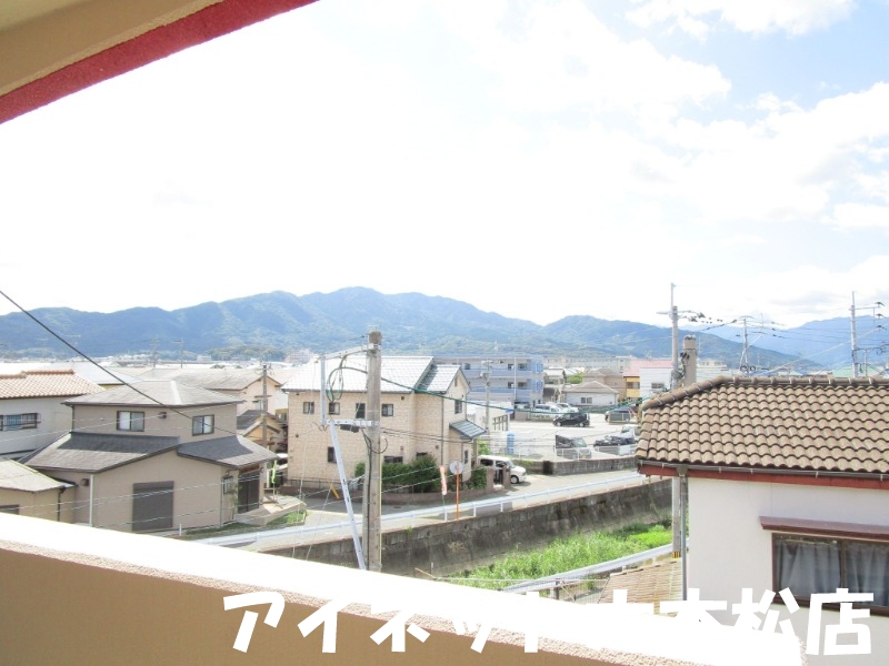 バルコニー　洗濯物はこちらで。