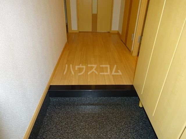 ウエスト クリークの玄関写真