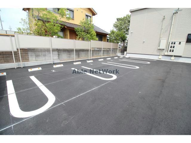 駐車場　駐車場