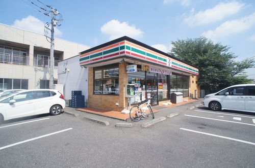 コンビニ　セブンイレブン結城駅前店（コンビニ）まで834m