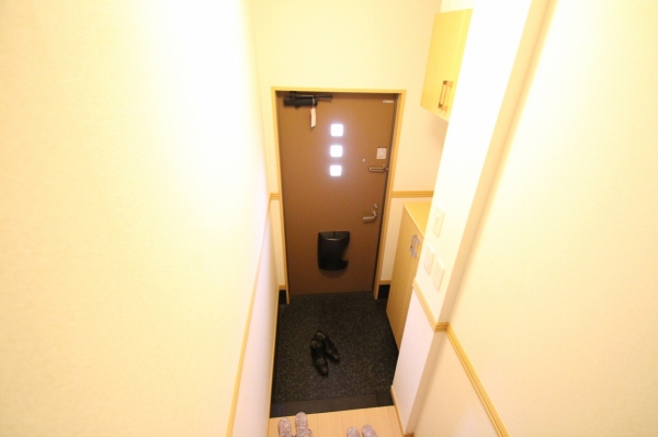 EAST VILLAの玄関写真