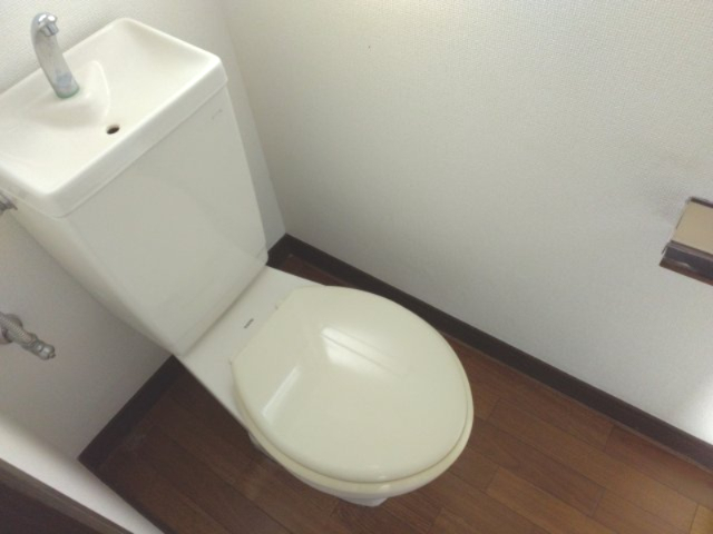【ケーエスコート氷上のトイレ】
