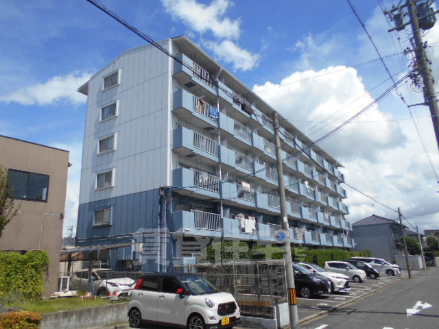 名古屋市中川区松年町のマンションの建物外観