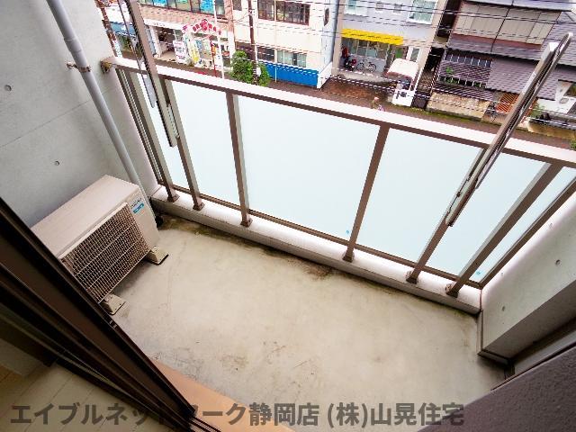 【静岡市葵区安西のマンションのバルコニー】