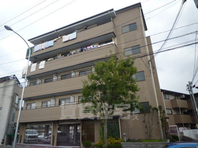 高槻市岡本町のマンションの建物外観
