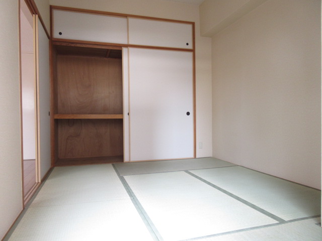 収納　大きな収納で荷物もすっきり片付きます。