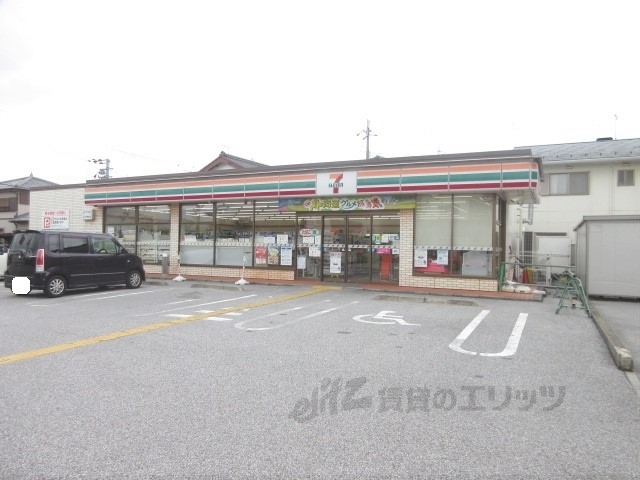 【彦根市平田町のアパートのコンビニ】