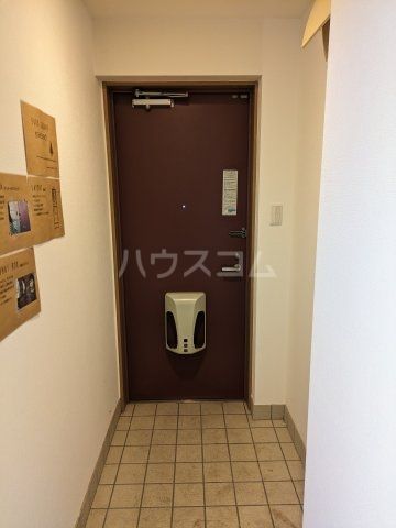 【静岡市駿河区小黒のマンションの玄関】