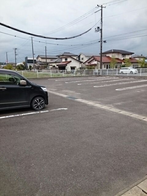 【相馬市馬場野のアパートの駐車場】